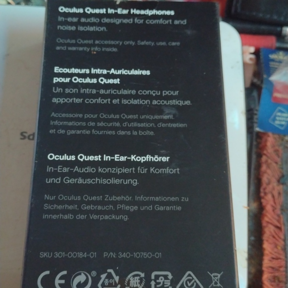 Oculus quest in ear headphones NWT - Picture 2 of 2
